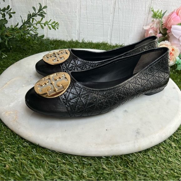 Tory Burch Claire Quilted Ballet Flat 
$258 Sz 8.5
Perfect Black / Gold / Silver - Picture 11 of 17